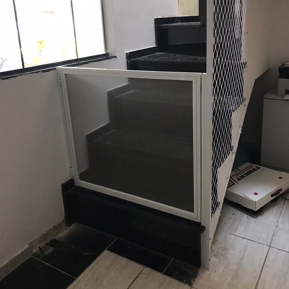 PORTÃOZINHO DE ESCADA