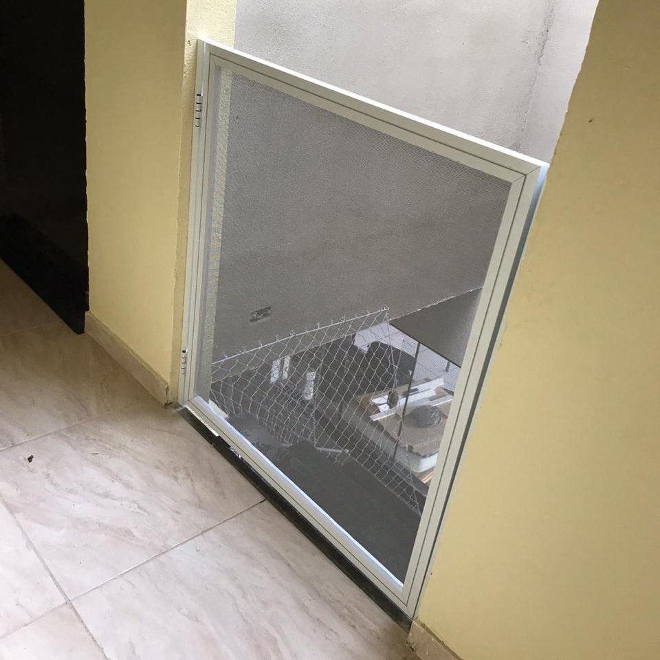 PORTÃOZINHO DE ESCADA