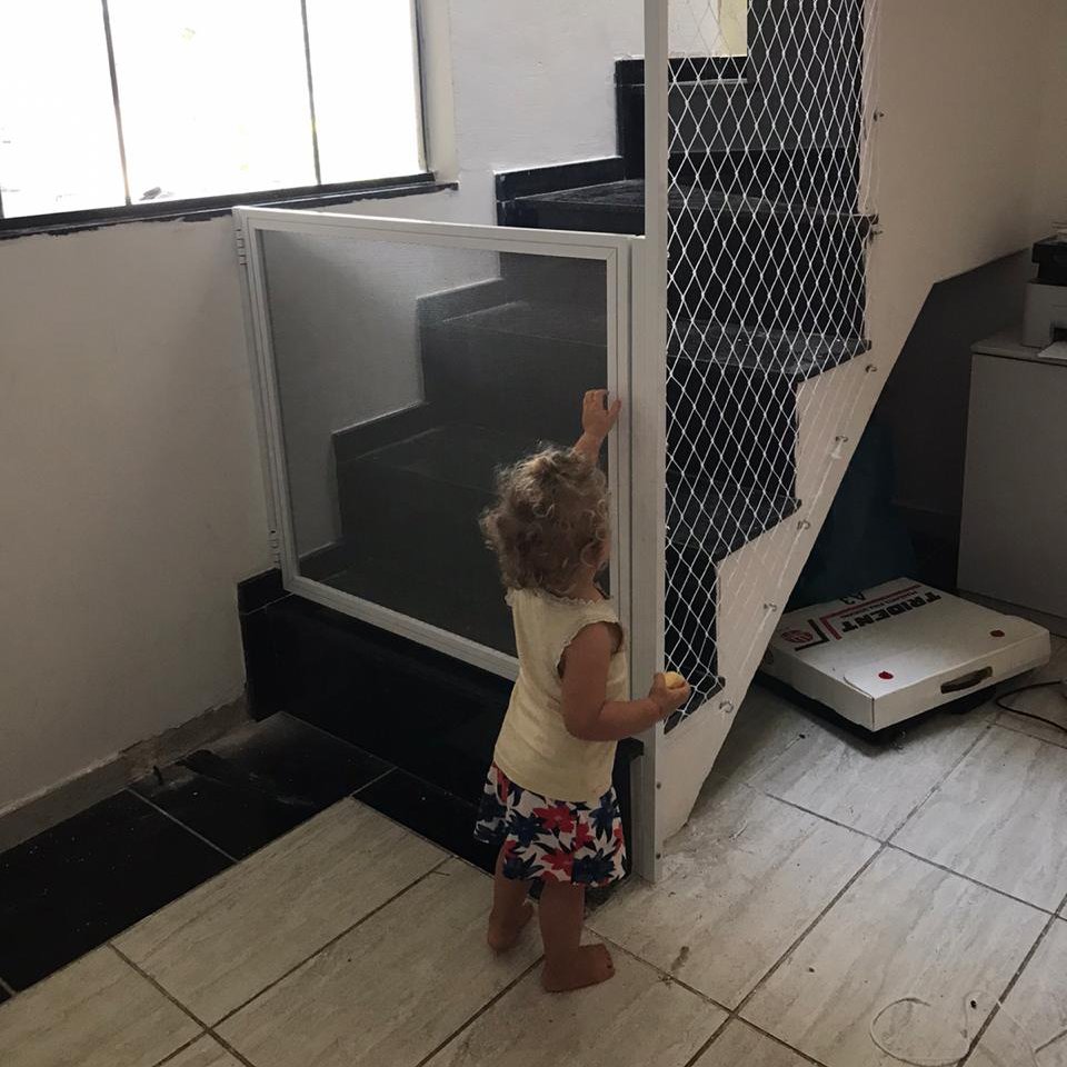 PORTÃOZINHO DE ESCADA